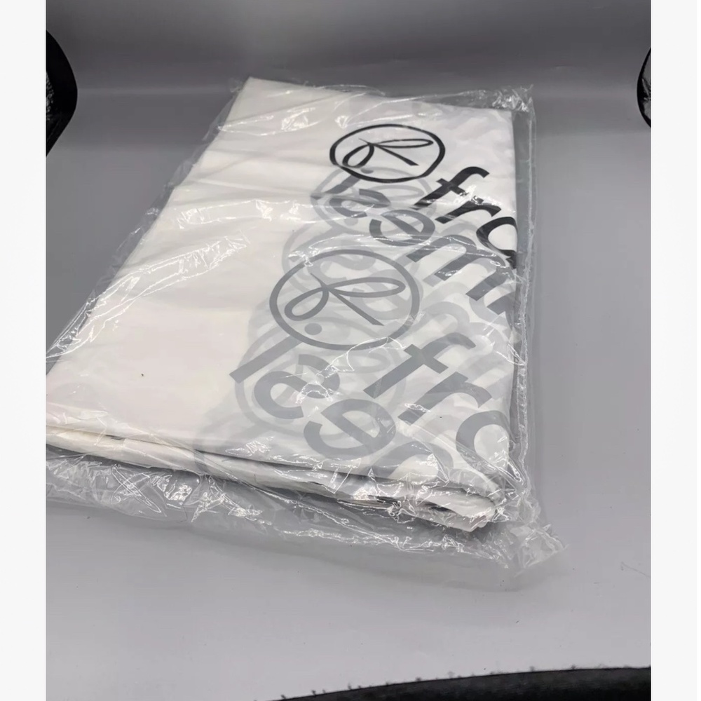 Framesi Disposable Plastic Capes - 50 per package